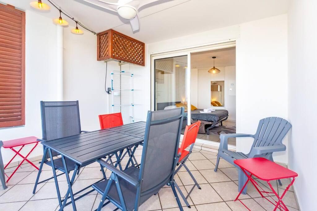 Oceanides - Studio Renove Avec Magnifique Vue Mer - Saint-Gilles-Les-Bains Exterior photo